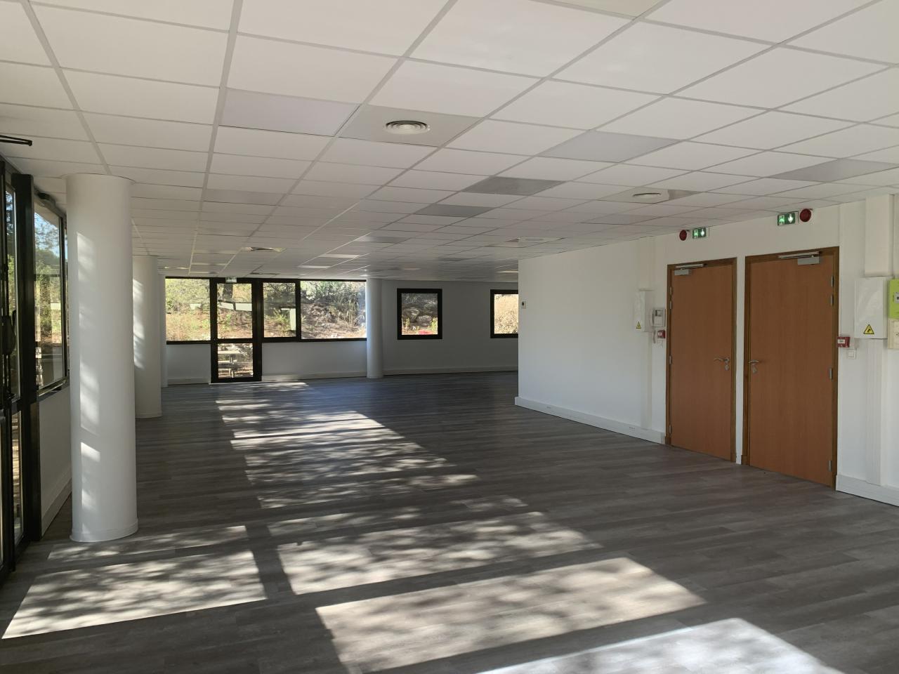 Bureau Aix-en-Provence 97m² Location bureau Aix-en-Provence Bouches-du-Rhône OLBUR2114976 1